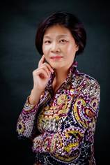 微笑的小孩
中度可信度描述已自动生成